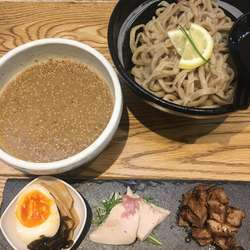 濃厚魚介の潮つけ麺(1000円)