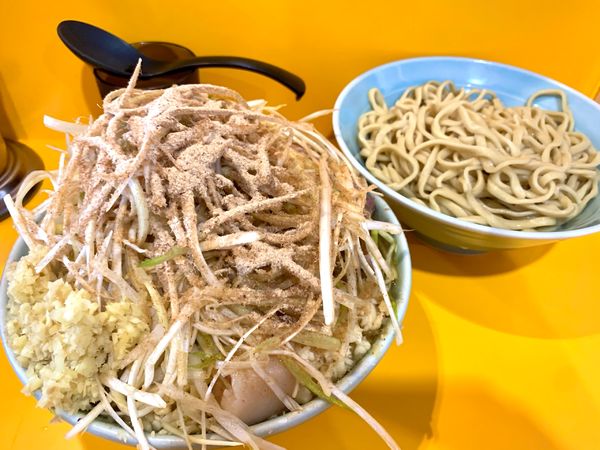 「シークワーサーつけ麺　ニンニクマシマシアブラヤサイスクナメ」@ラーメン二郎 八王子野猿街道店2の写真