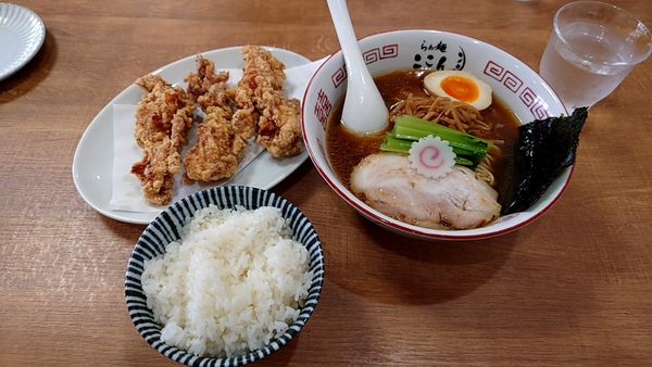「鶏ガラ中華＋からあげ＋ライス」@らぁ麺 ここんの写真