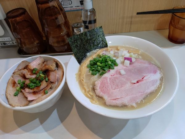 「濃厚塩ラーメン　チャーシュー丼」@麺屋 扇 SENの写真