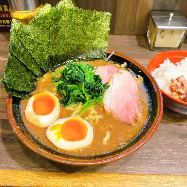「のり玉ラーメン　小ライス」@神田ラーメン わいず 神田本店の写真