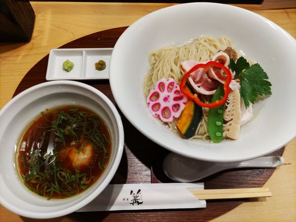 「鶏とポルチーニの茸の醤油つけsoba・大盛無料」@銀座 篝 本店の写真