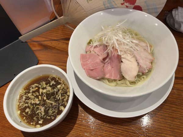 「緑龍（ノドグロ煮干し）醤油＋つけ麺変更＋吊るしバラチャー」@麺屋龍〜継〜の写真
