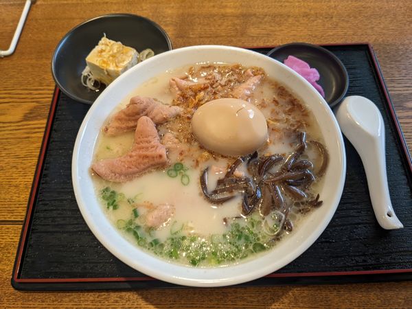 「豚もつラーメン 750円」@もつ煮 王里の写真