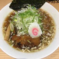 醤油らぁ麺(800円)