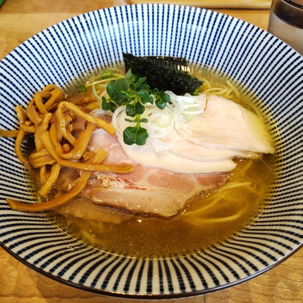 「白醤油叉焼中華そば（￥900）」@麺屋つむぎの写真