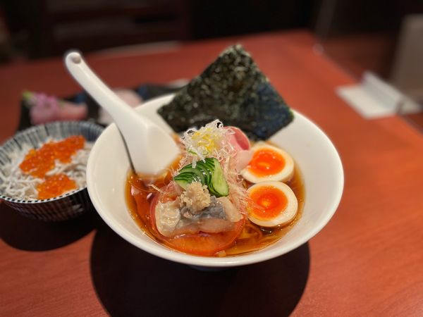 「【限定】冷やしらぁ麺（真昆布水×鯵干し）¥1000」@酒肴場 屯の写真