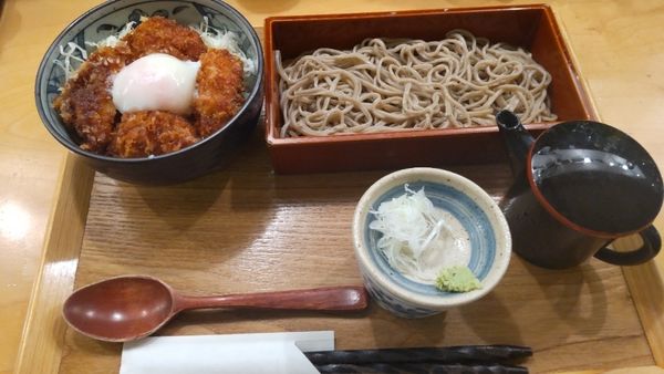 「せいろとタレかつ丼のセット」@神楽坂 山せみの写真