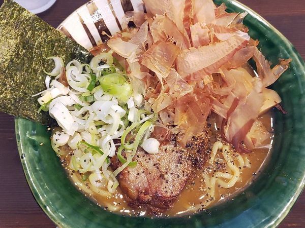 「カレーラーメン＋燻玉」@麺や 璃宮の写真