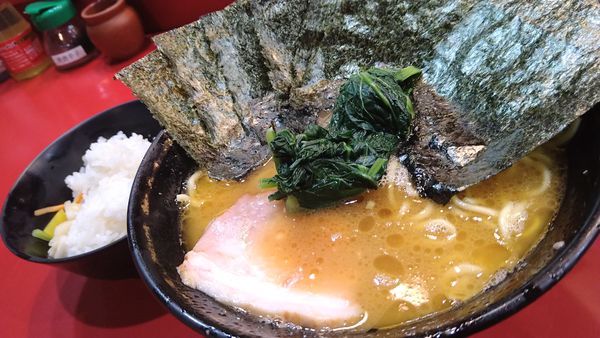 「ラーメン、ライス、海苔」@家系総本山 ラーメン吉村家の写真