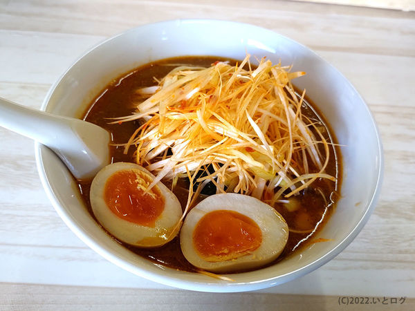 「辛ねぎ味噌（＋チャーシュー＋玉子）」@らぁめん屋の写真