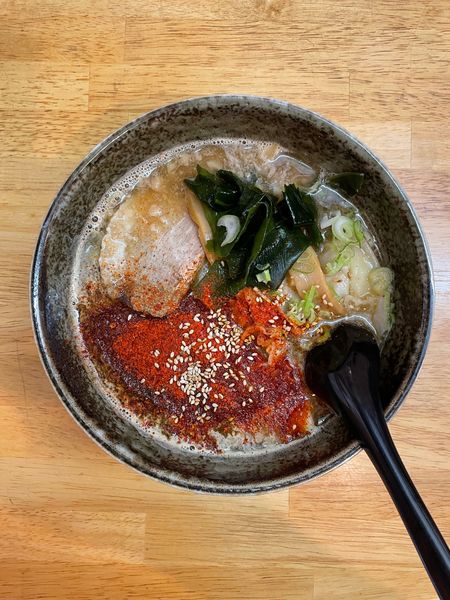 「赤辛魚めん」@遊遊亭の写真