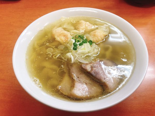 「海老ワンタンメン」@日陰の写真