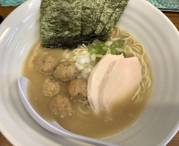 「濃厚鶏白湯そば　＋　鶏団子　＋　のり」@麺屋 ゆるり。の写真