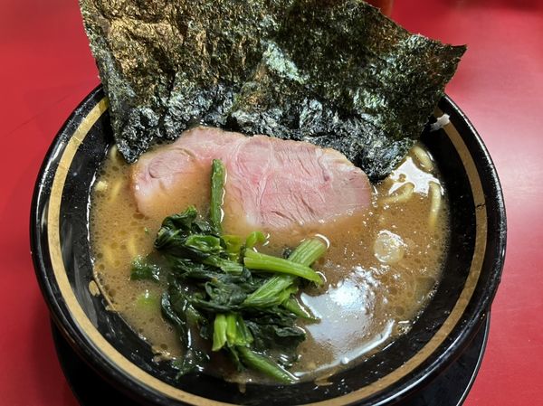 「ラーメン、固め」@家系ラーメン とらきち家の写真