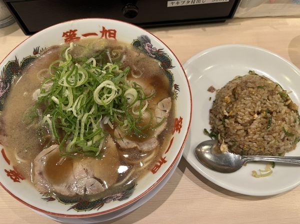 「半チャーハンセット」@本家 第一旭 神保町店の写真