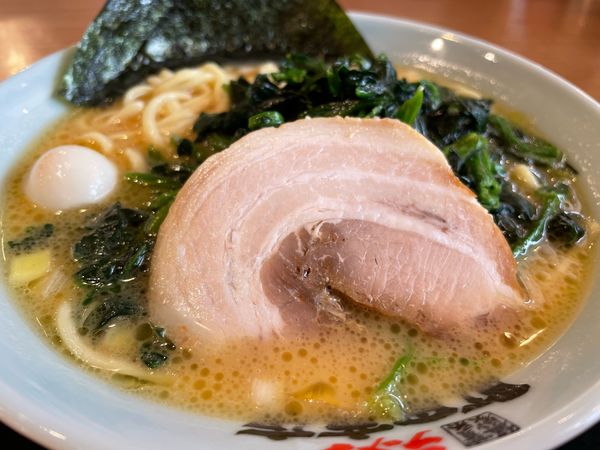 「ラーメン＋ほうれん草」@町田商店 由比ヶ浜店の写真