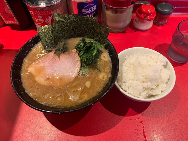 「ラーメン＋ライス＋特上チャーシュー」@厚木家の写真