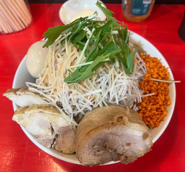 「（限定）冷やし中華+豚玉」@鷹の目 大宮店の写真