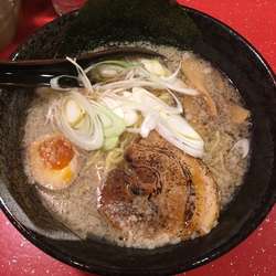 醤油らーめん(680円)