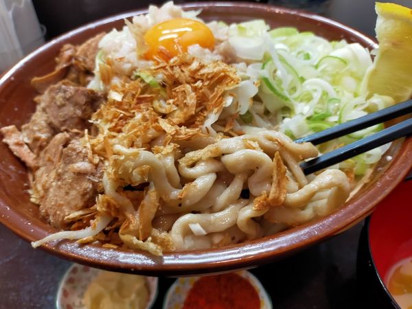 「塩汁なし・大2・生卵（脂・にんにく・生姜・マヨビ・火の粉別）」@自家製麺 まさき（非乳化） 2号店の写真