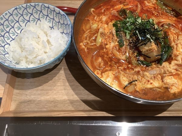 「カルビラーメン　辛＋1」@京城苑 大雄山駅前店の写真