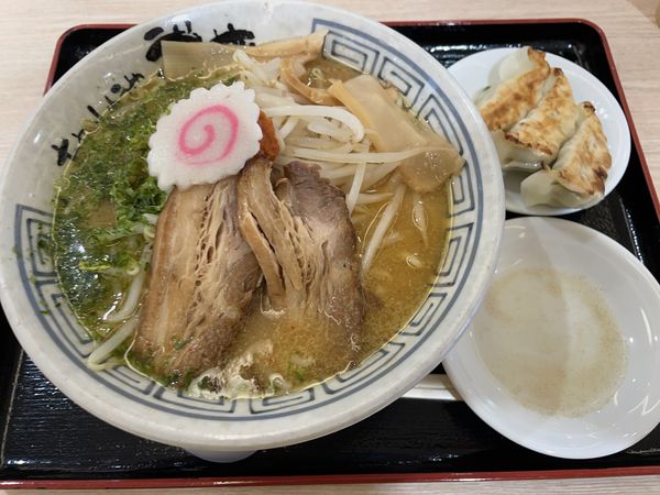 「からし味噌らーめん・餃子」@ちゃーしゅうや武蔵 イオン青山店の写真