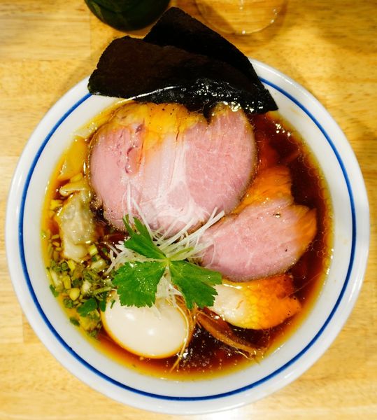 「特製中華そば(醤油)＋ビール(小瓶)」@手打式超多加水麺 ののくらの写真