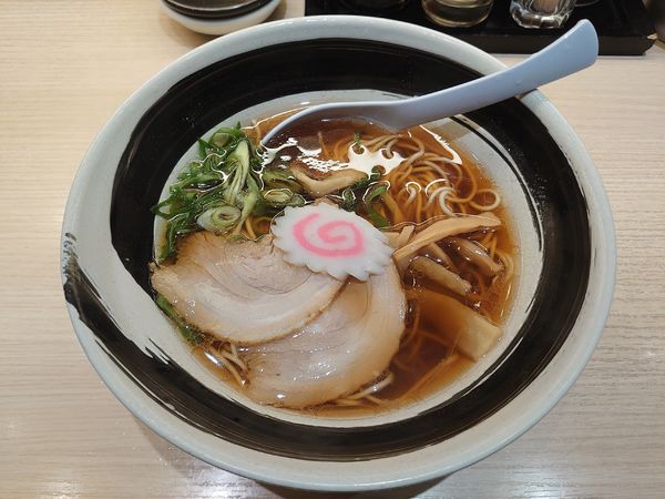 「純正醤油らーめん」@らーめん しおじの写真