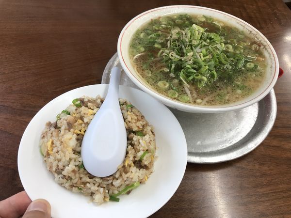 「半チャーハン」@神戸ラーメン 第一旭 三宮本店の写真