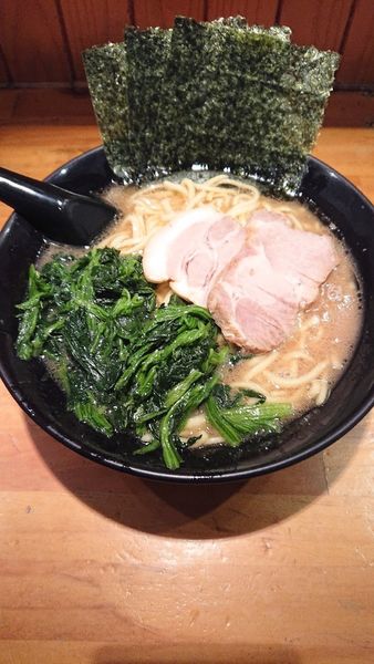 「令4・7・9大盛ラーメン700円+ほうれん草50円」@絶の味の写真