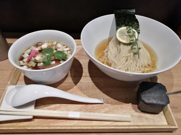 「鰹昆布水つけ麺醤油　1350円」@らぁ麺や 嶋の写真