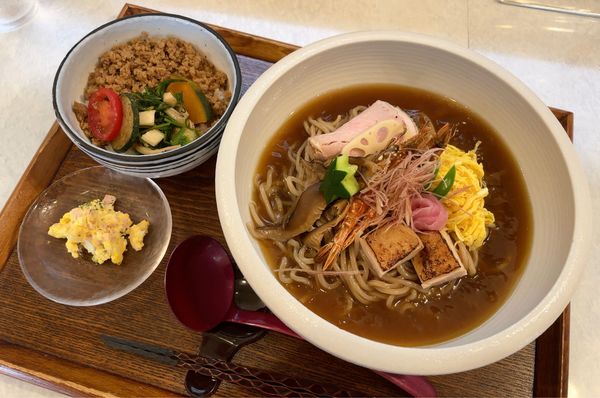 「限定 五目冷やし中華そば & おかひじきとそぼろのごはん」@中華そば 麦右衛門の写真