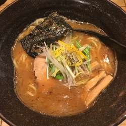 濃厚魚介らーめん(850円)