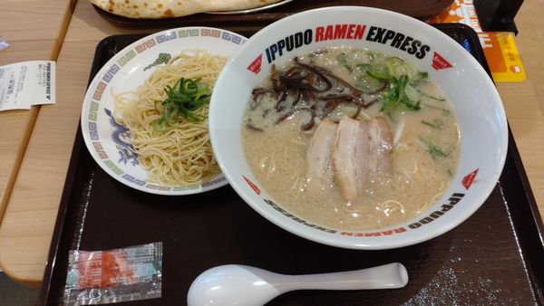 「とんこつラーメン　替玉追加」@一風堂 越谷レイクタウン店の写真