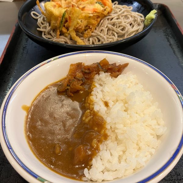 「ミニカレーセット冷（かき揚げ）680円」@菜の花そば ペリエ西船橋店の写真