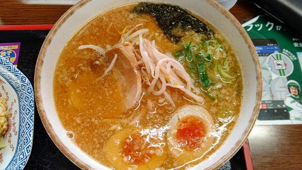 「にんたま味噌ラーメン」@ゆにろーず 大宮TS店の写真