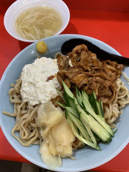 「すごい冷やし中華(500g)950円」@立川マシマシ 太田店の写真