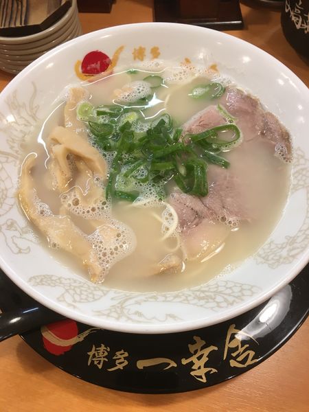 「あっさり塩豚骨ラーメン(700円)」@博多一幸舎 池袋東口店の写真
