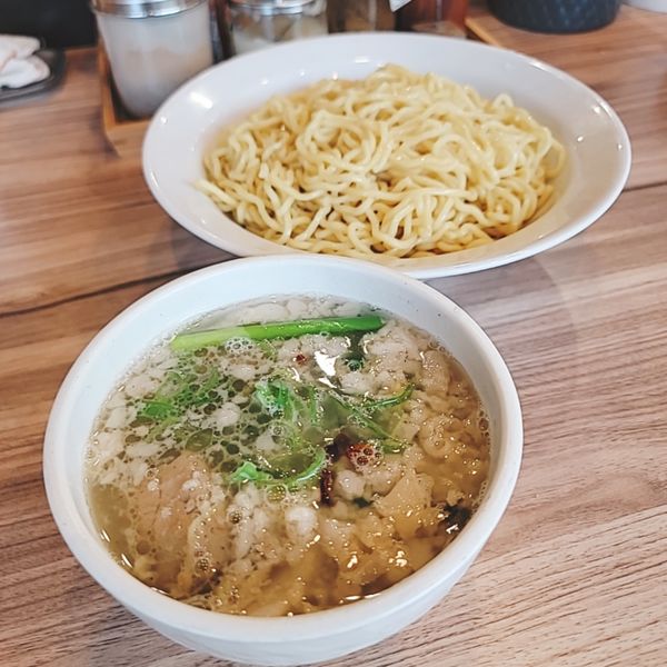 「スタミナ塩モツつけ麺」@くじら食堂 nonowa東小金井店の写真