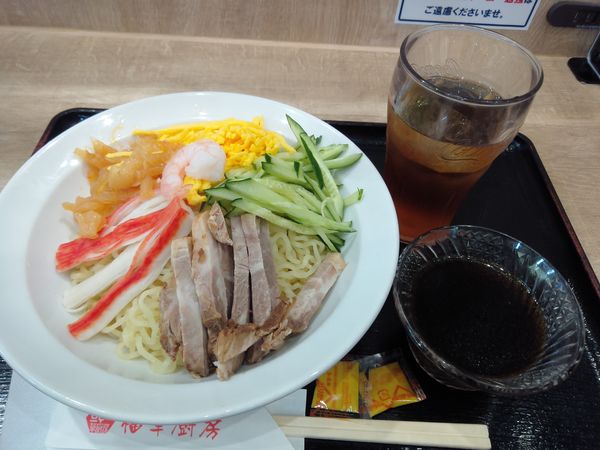 「冷し中華　６９０円　大盛無料　ウーロン茶」@福華厨房 アリオ西新井店の写真