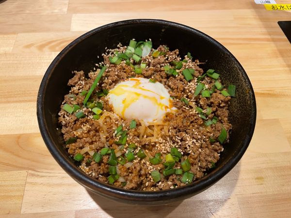 「冷やし坦々麺(大盛・サービス) + ライス(サービス)」@花木流味噌 三鷹店の写真