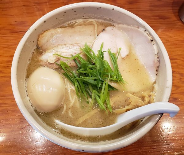 「煮干し　鶏むね　半熟玉子」@麺屋 臥龍の写真