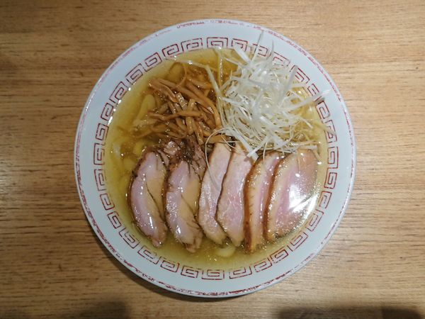 「肉そば塩煮干（極太手揉み麺）」@超多加水自家製手揉み麺 きたかた食堂の写真