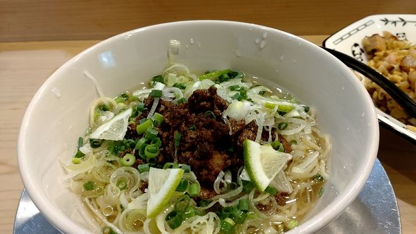 「冷しレモンラーメン+半チャーハン」@中華そば すばる食堂の写真
