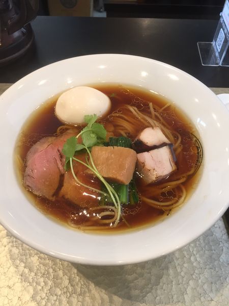 「味玉地鶏醤油そば」@麺屋さすけ 本店の写真