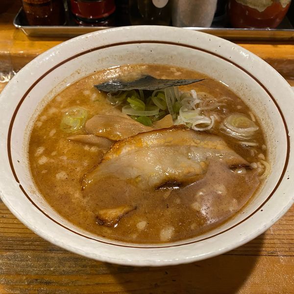 「極豚骨らーめん」@つけめん 美豚の写真