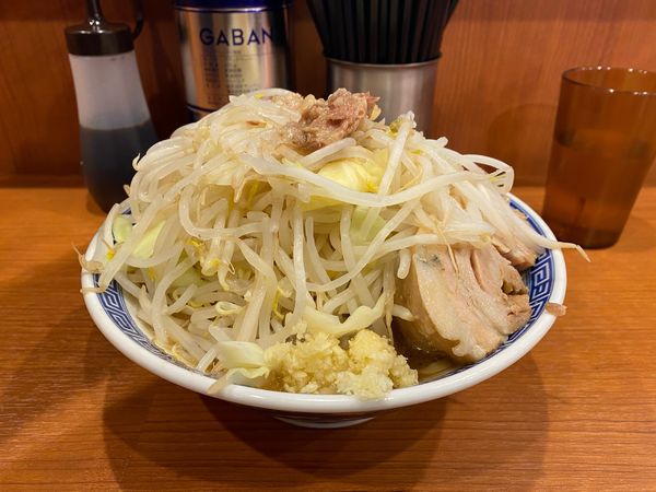 「ラーメン小　全マシ」@びんびん豚 坂戸店の写真