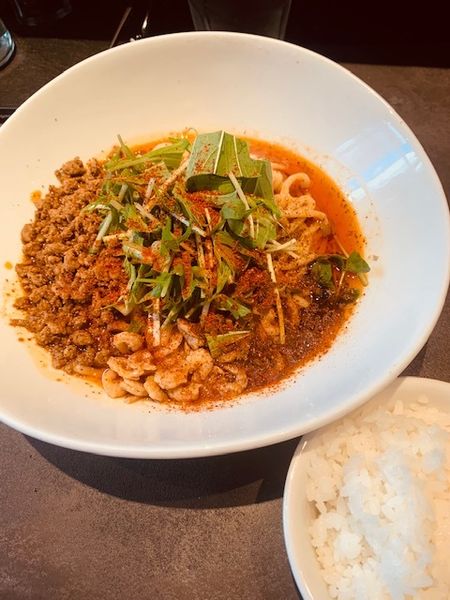 「汁なし担々麺 950円　ライス 50円 ニンニク 20円」@タンタンタイガー 江戸川橋店の写真