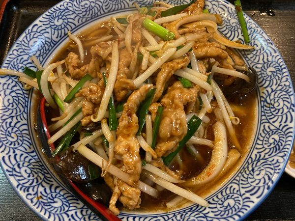 「もやしと豚肉麺(大盛り)　750円め」@上海酒場 代々木西口店の写真